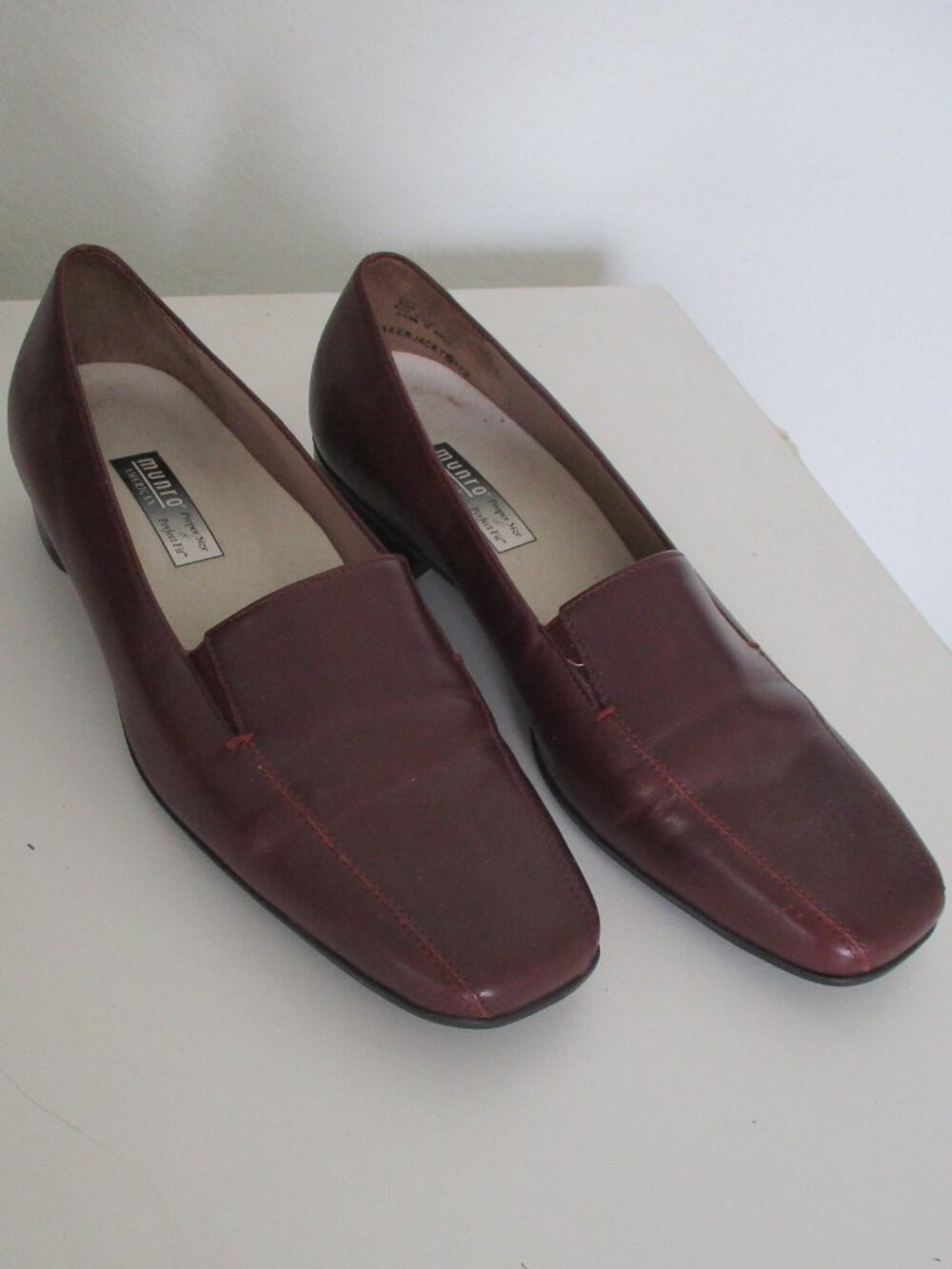 Munro American Womens Cordovan Leather Flat Dress Loafer w/Block Heel - Size 9B - Picture 3 of 7
